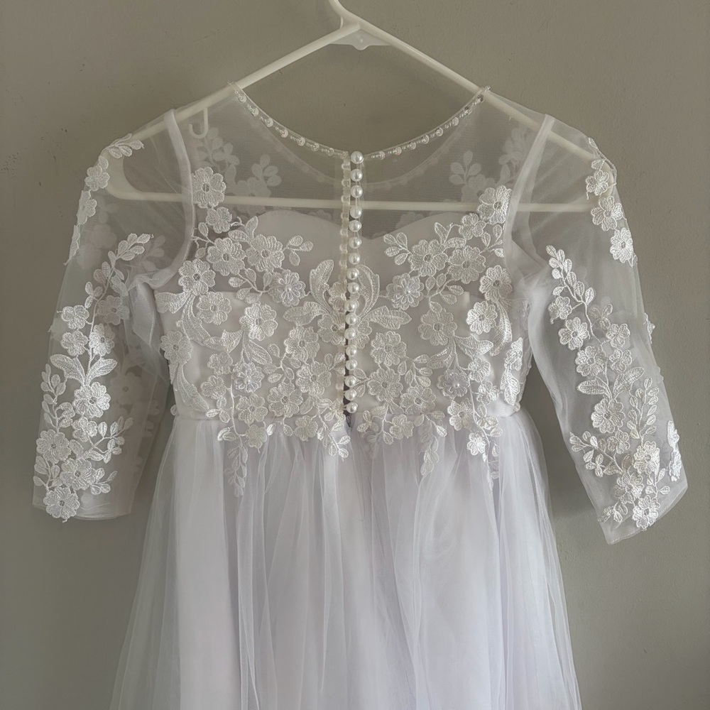 White Lace Girls First Communion Flower Girl Dress. - Picture 4 of 16